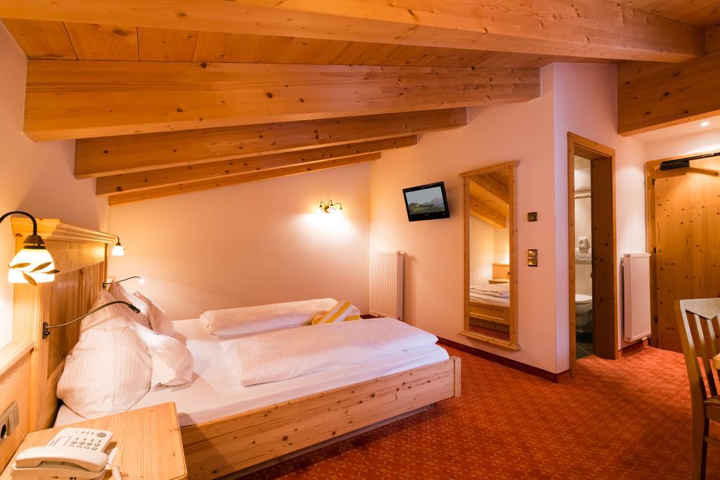 Hotel Schneeberg Family Spa Resort Ріданна Номер фото