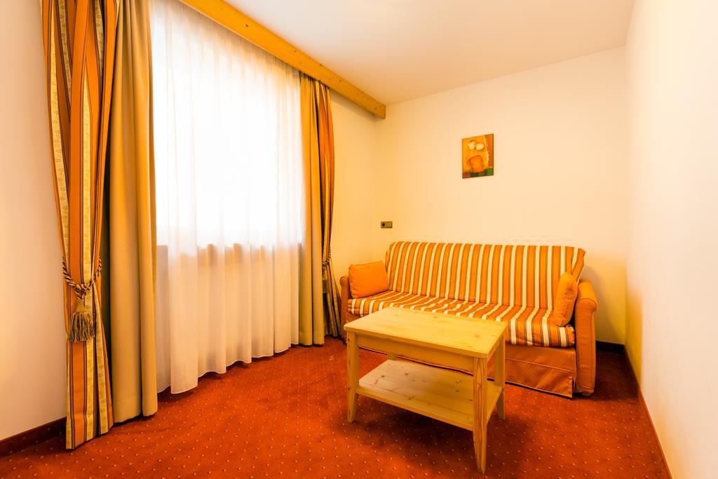 Hotel Schneeberg Family Spa Resort Ріданна Номер фото