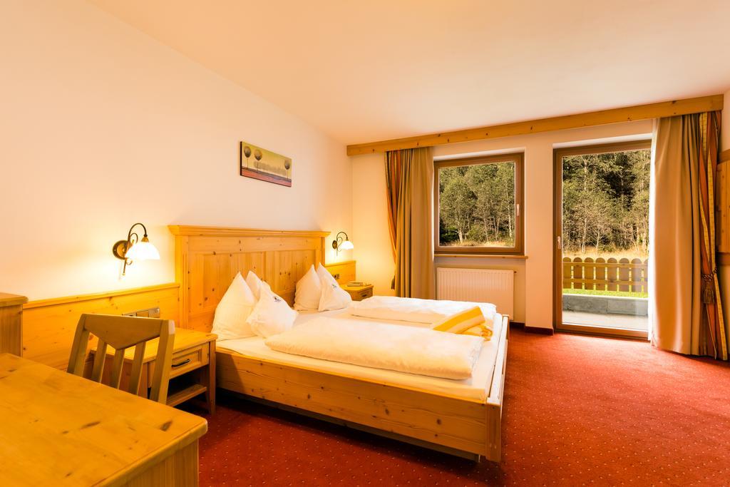 Hotel Schneeberg Family Spa Resort Ріданна Номер фото